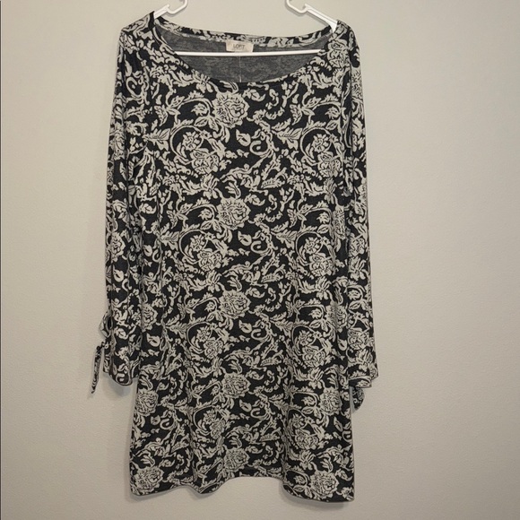 LOFT Gray and White Patterned Dress Bell Sleeves - Large - NWT. B4 - Picture 1 of 6